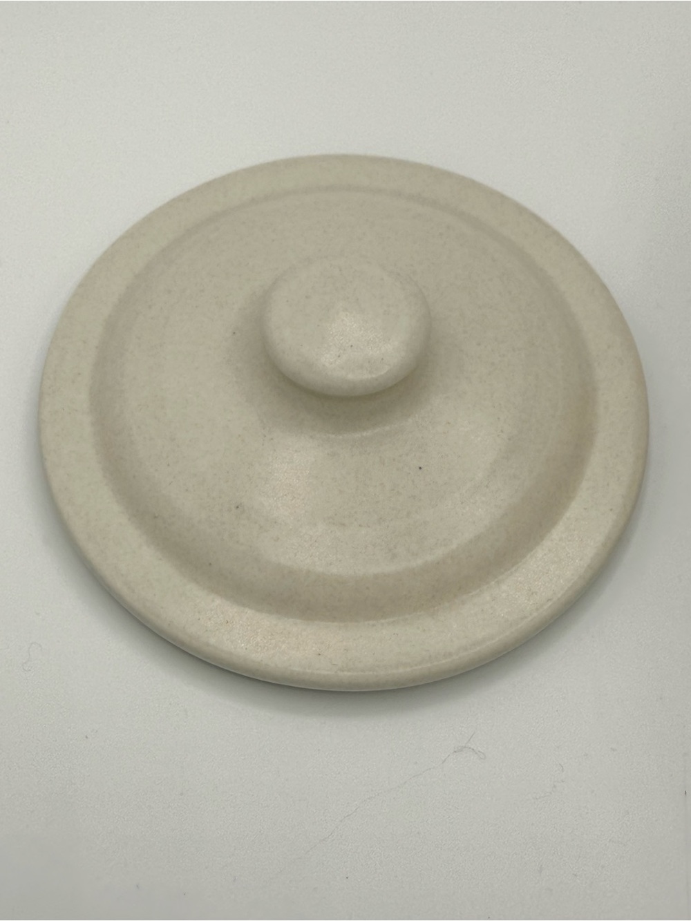 Pfaltzgraff Yorktowne stoneware Tea canister with lid - Picture 7 of 7